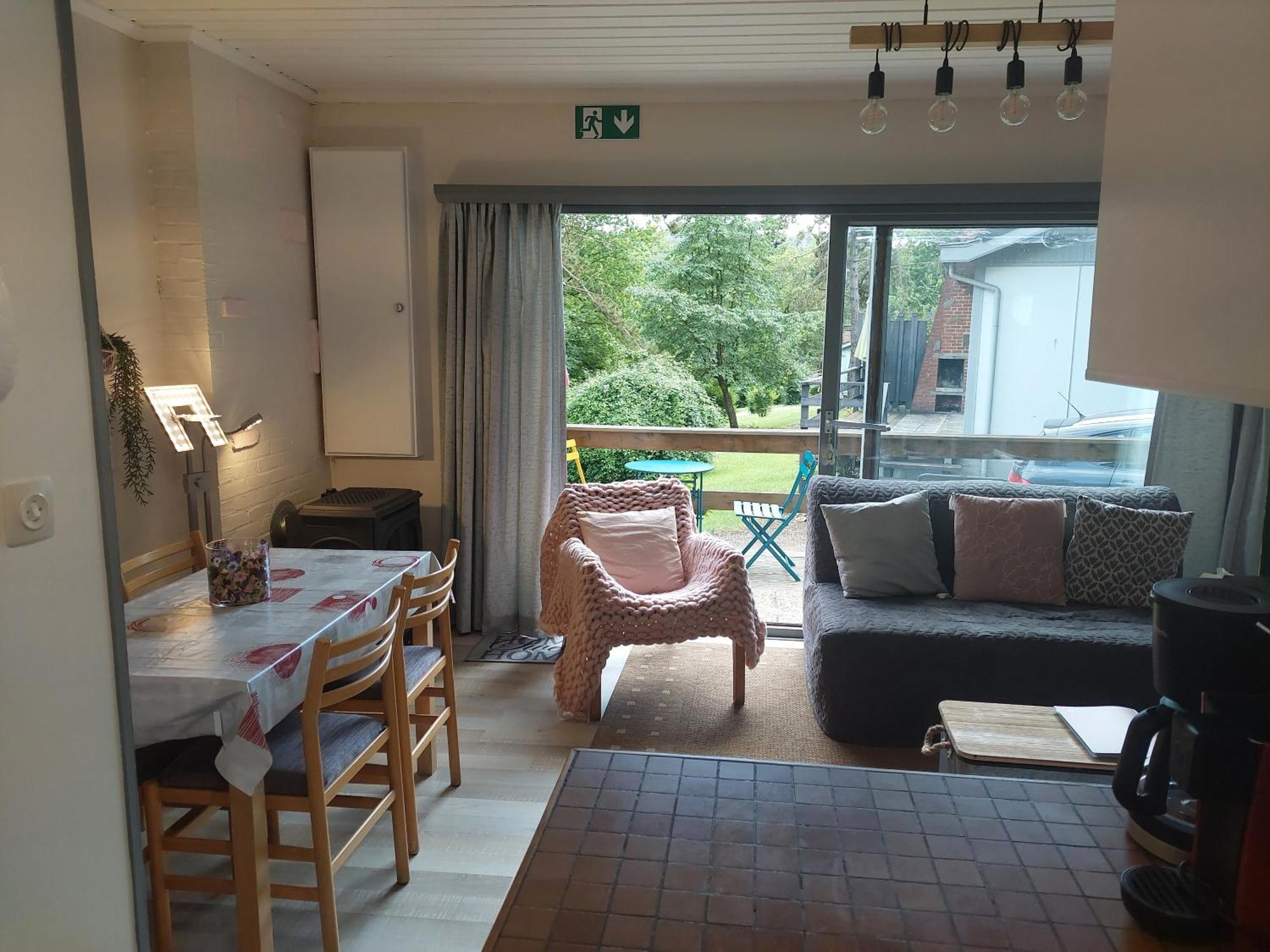 Le Petit Chalet - Bungalow Waulsort Экстерьер фото