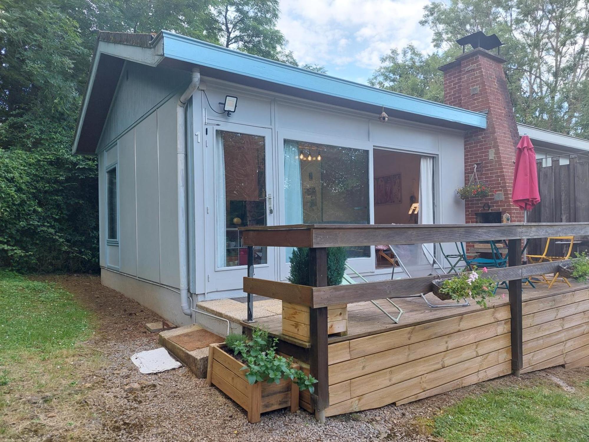 Le Petit Chalet - Bungalow Waulsort Экстерьер фото