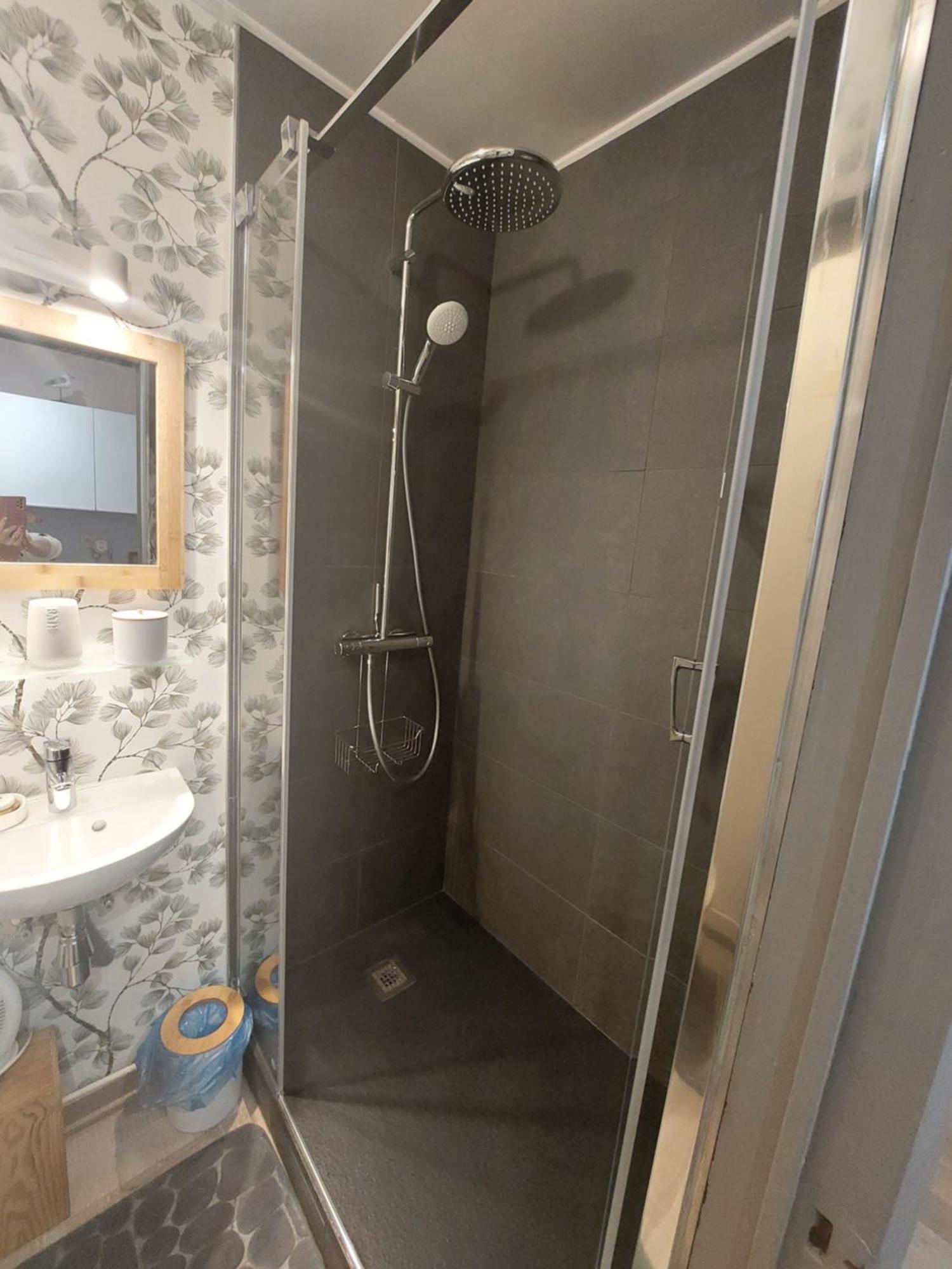 Le Petit Chalet - Bungalow Waulsort Экстерьер фото