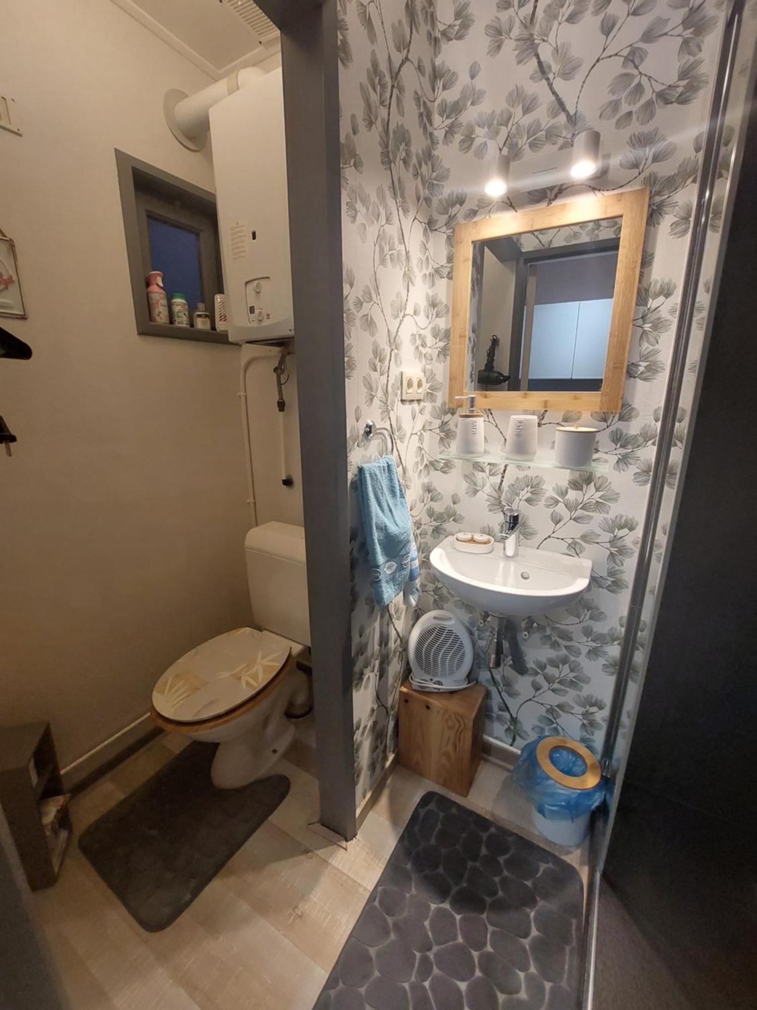 Le Petit Chalet - Bungalow Waulsort Экстерьер фото