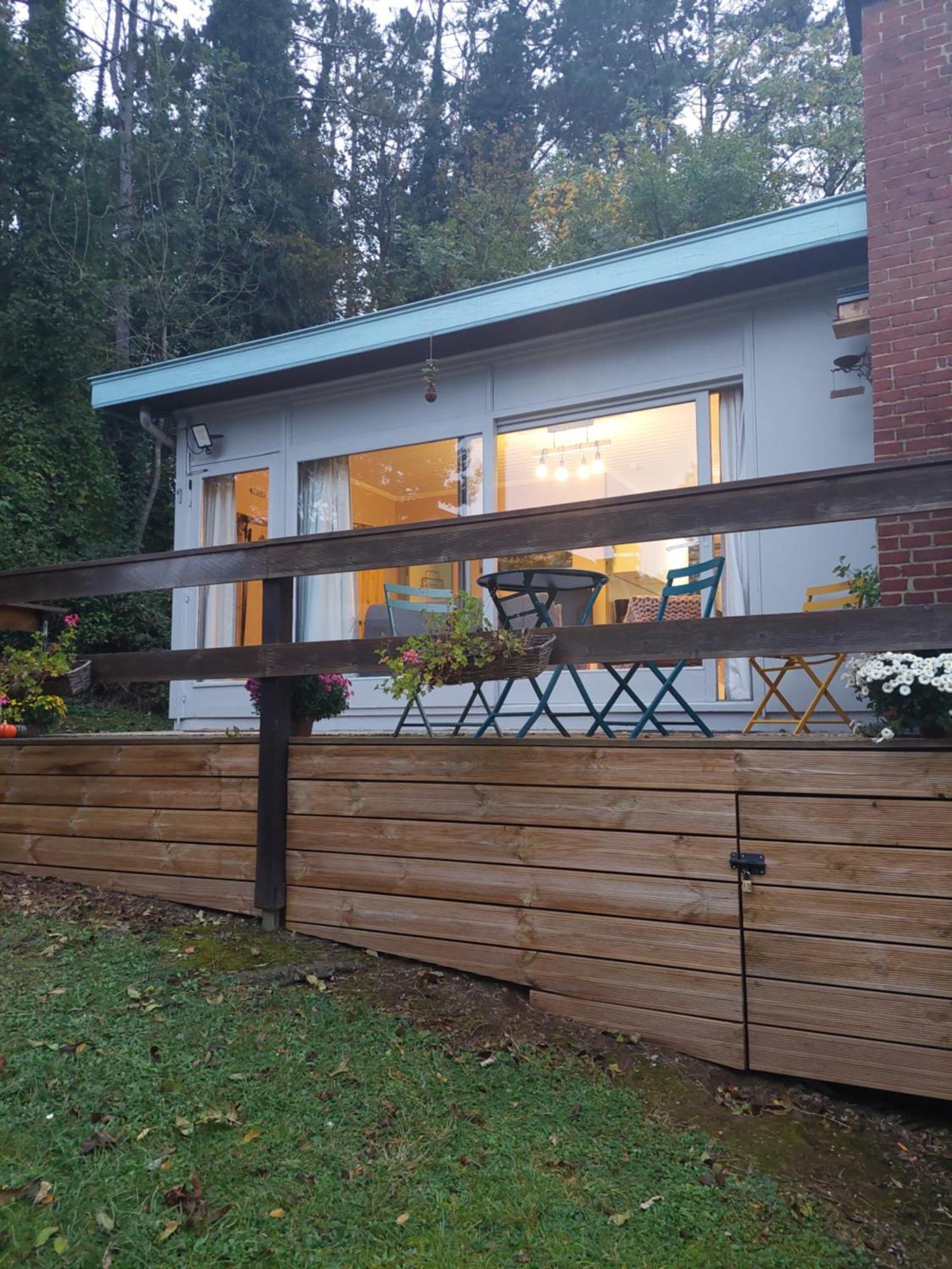 Le Petit Chalet - Bungalow Waulsort Экстерьер фото