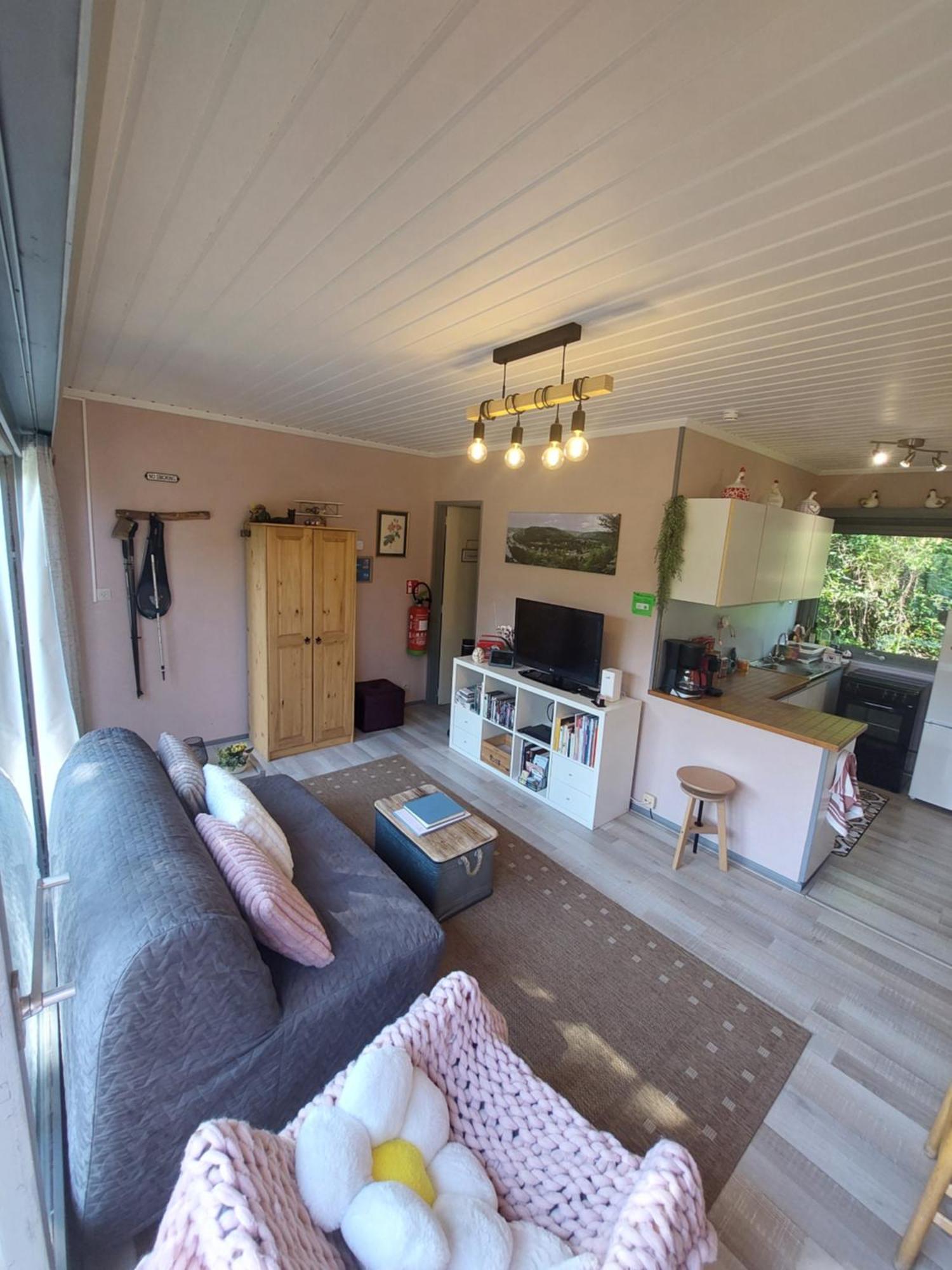 Le Petit Chalet - Bungalow Waulsort Экстерьер фото