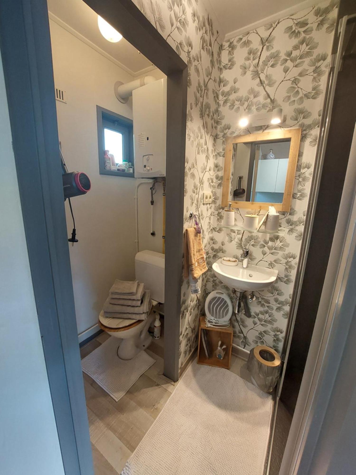 Le Petit Chalet - Bungalow Waulsort Экстерьер фото