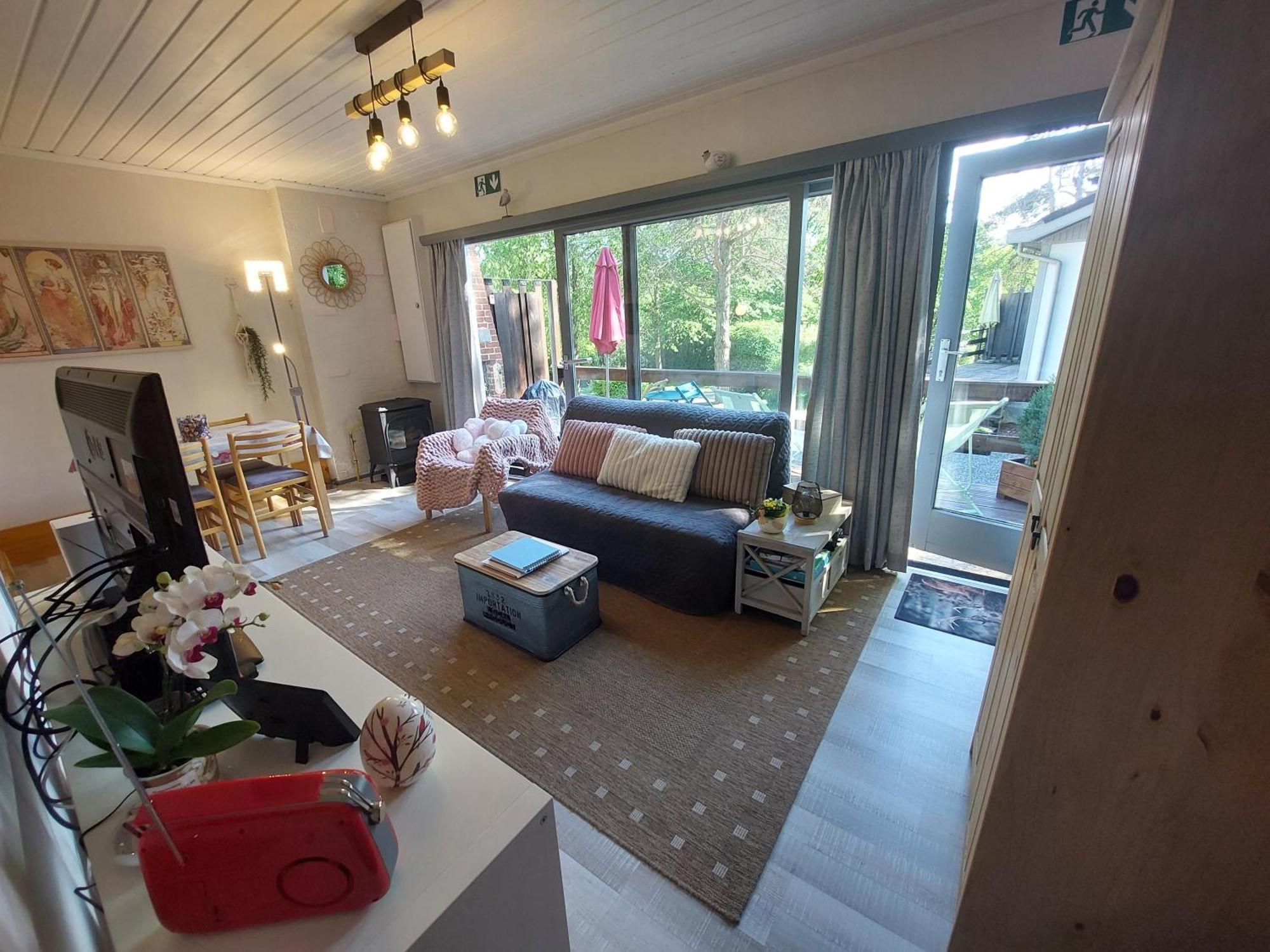 Le Petit Chalet - Bungalow Waulsort Экстерьер фото